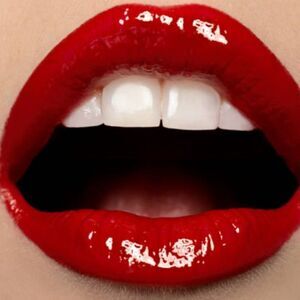 Santee liquid lipstick with gloss